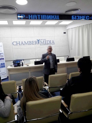 Предприниматель, финансист, бизнес-консультант Алекс Магидов подробно рассказал слушателям о том, как работает частный предприниматель в Израиле
