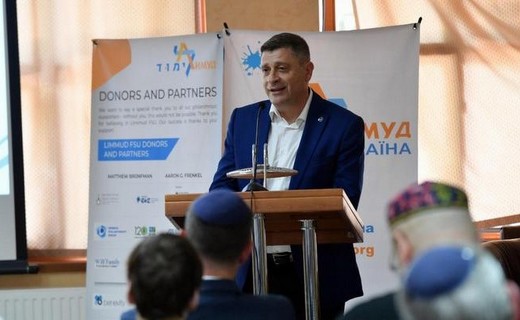 Глава департаменту культури та освіти "Натів" Алекс Мершон