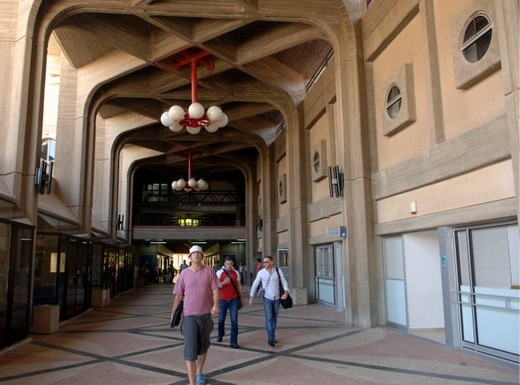 В університеті.