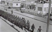 Еврейские добровольцы маршируют на улицах Тель-Авива  