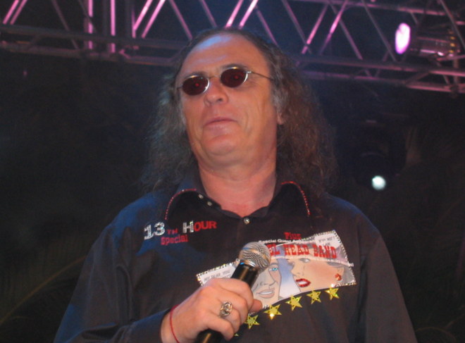 Zvika-Pik-Shfaim-2005